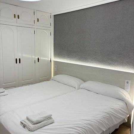 Apartamentos Carmela Benidorm Buitenkant foto