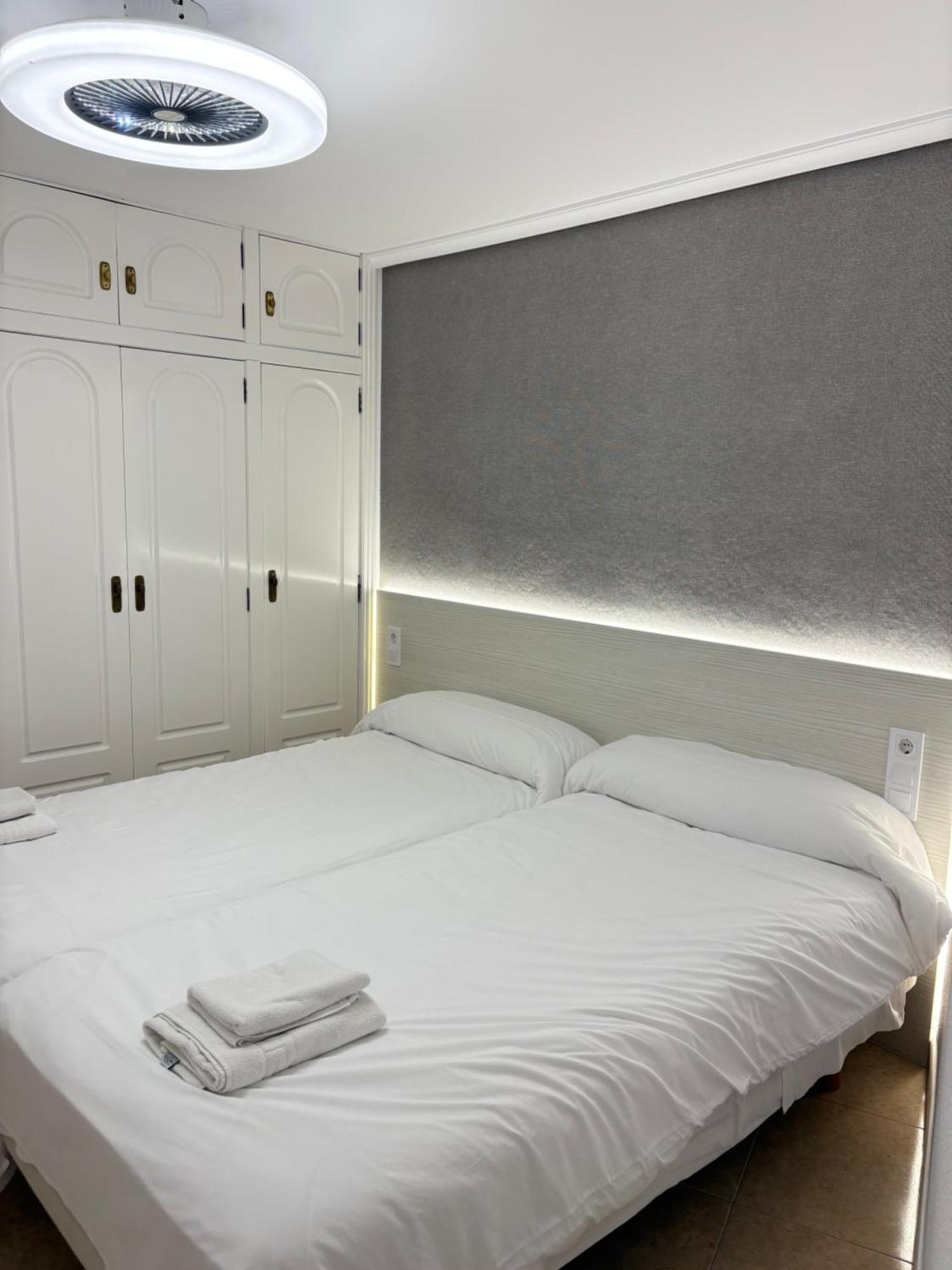 Apartamentos Carmela Benidorm Buitenkant foto