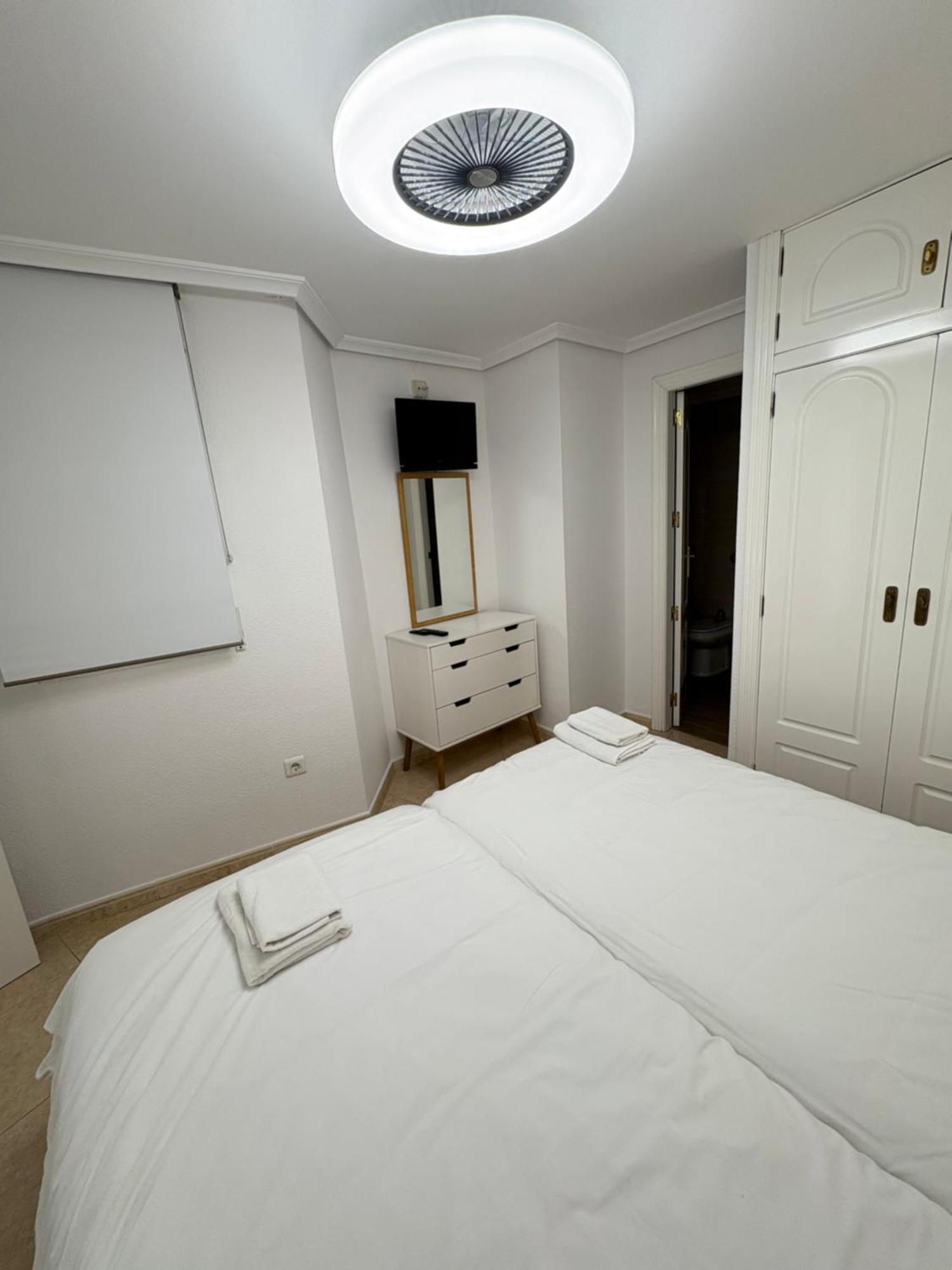 Apartamentos Carmela Benidorm Buitenkant foto