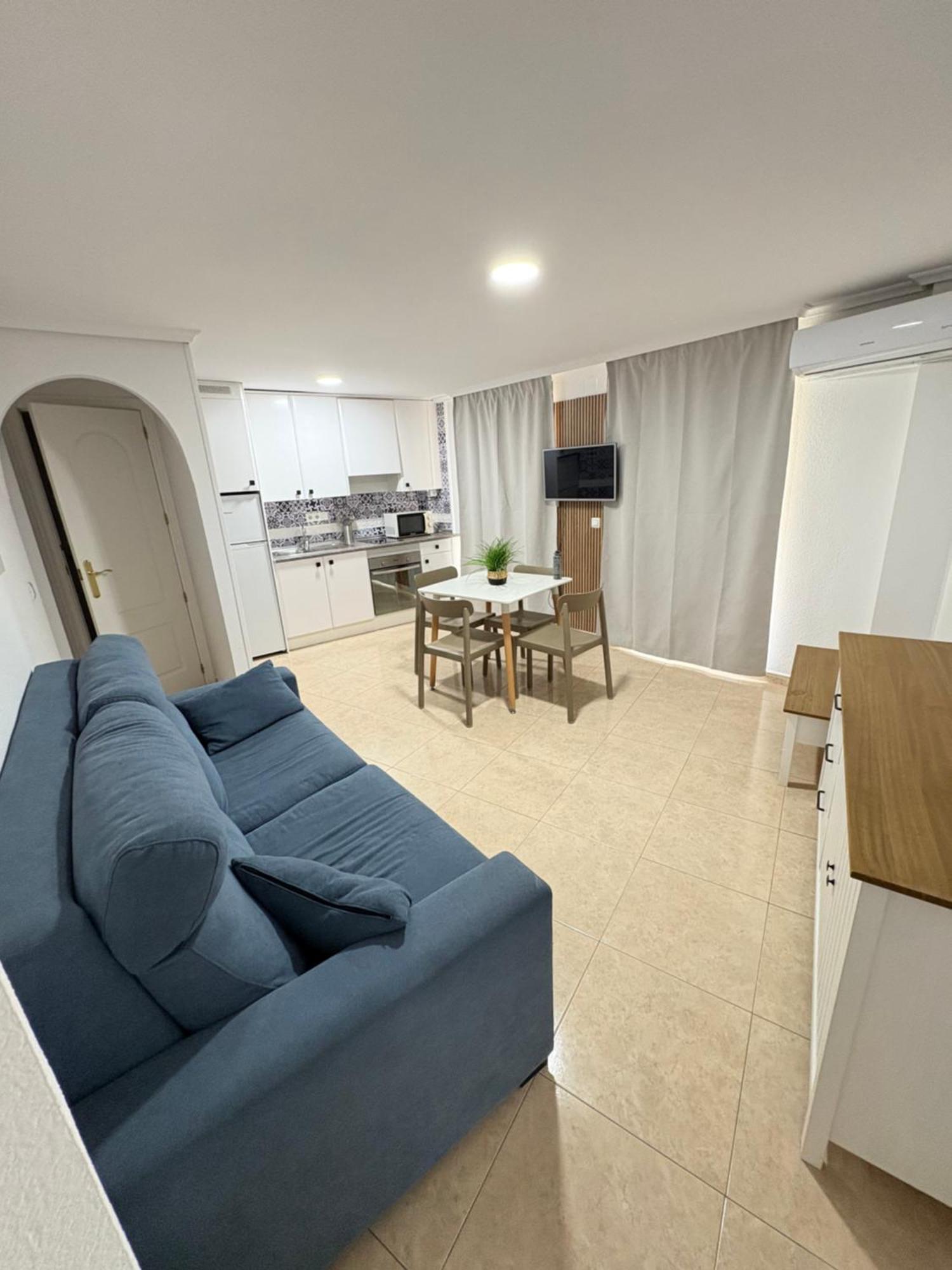 Apartamentos Carmela Benidorm Buitenkant foto