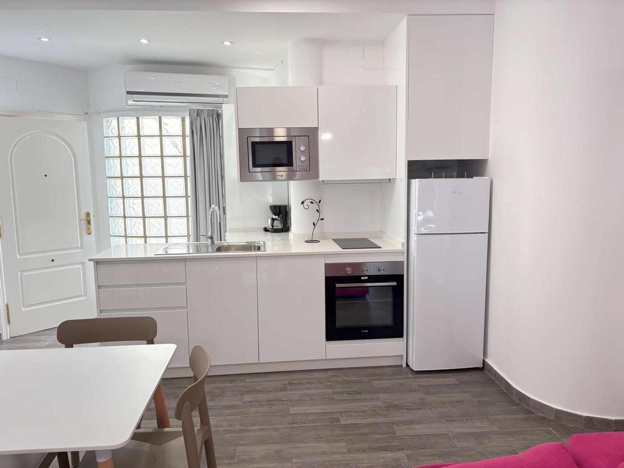 Apartamentos Carmela Benidorm Buitenkant foto